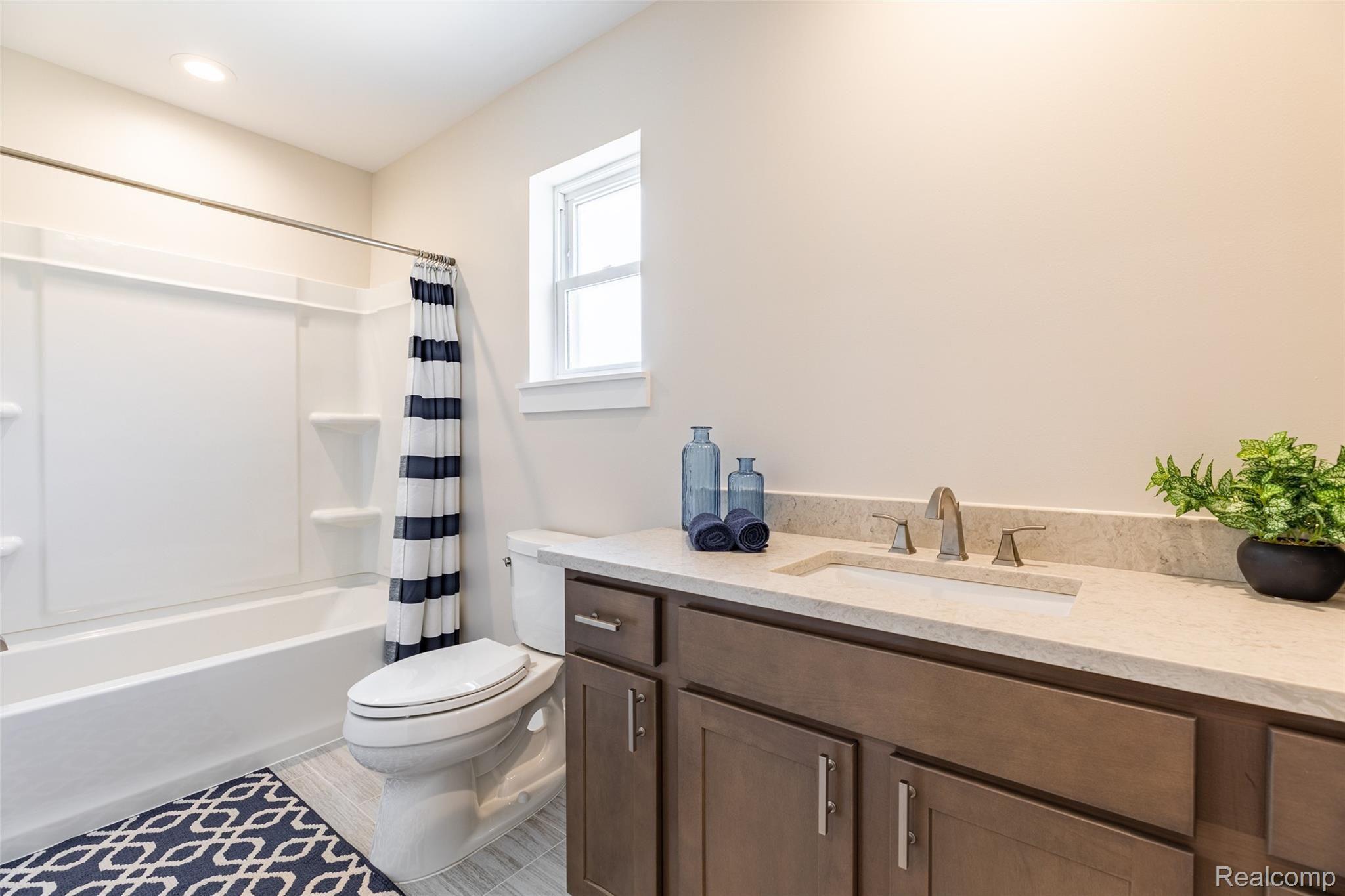 550 Wright Road Howell, MI 48843 - Photo 21 of 38 33.Bathroom