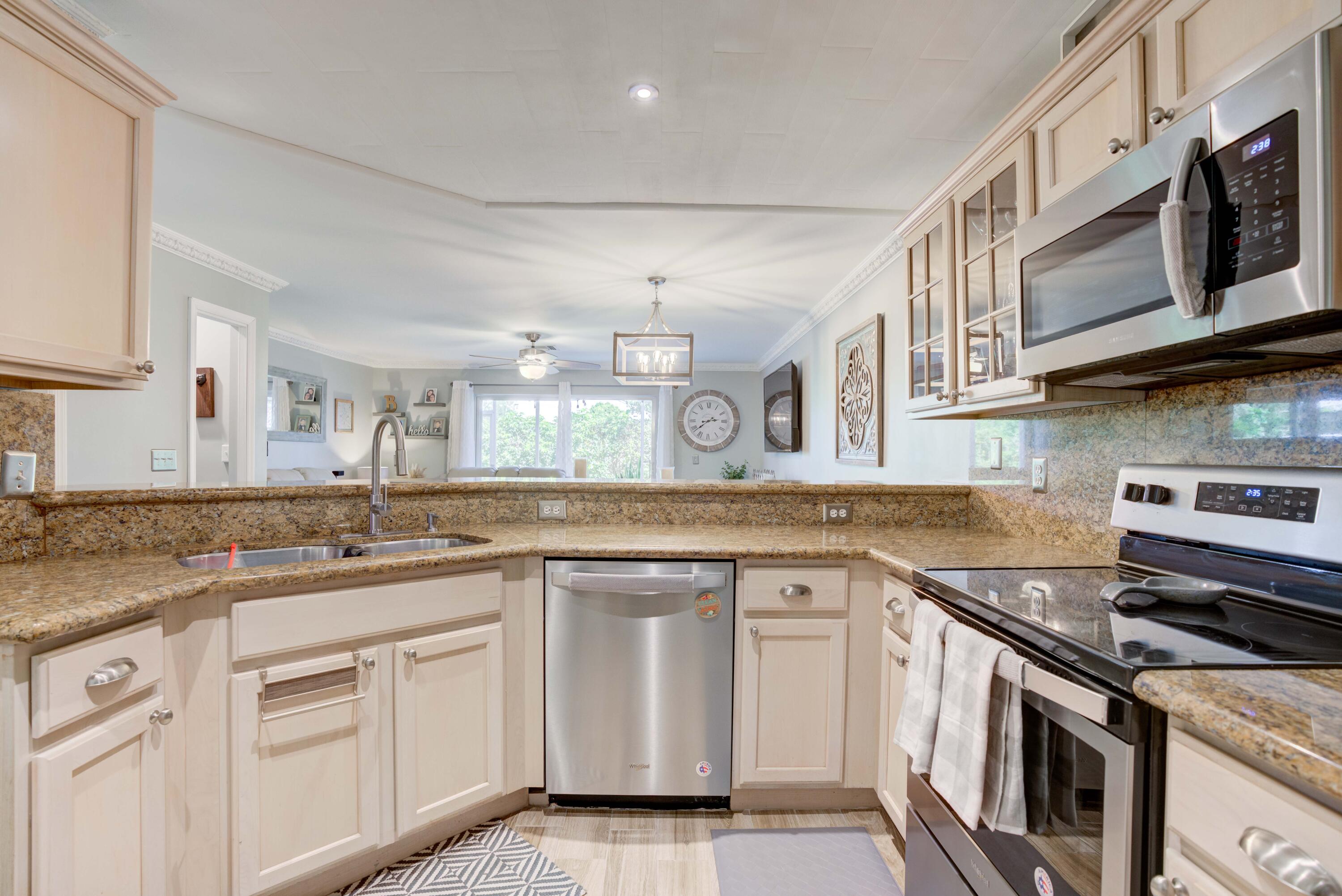 109 Fox Meadow Run Jupiter, FL 33458 - Photo 19 of 24 19__mlp9206_07_08_09_10