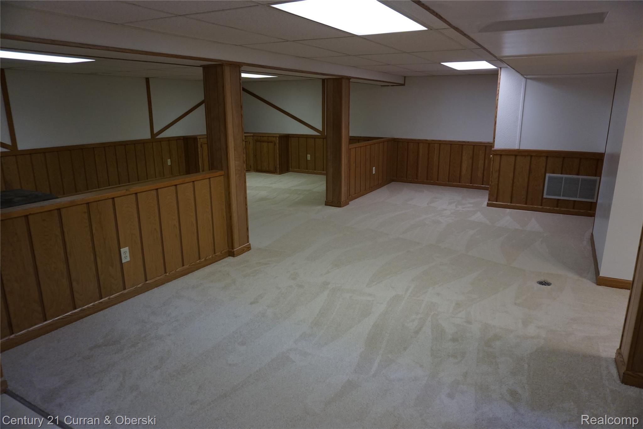 17516 Rougeway Street Livonia, MI 48152 - Photo 23 of 29 DSC00324.JPG