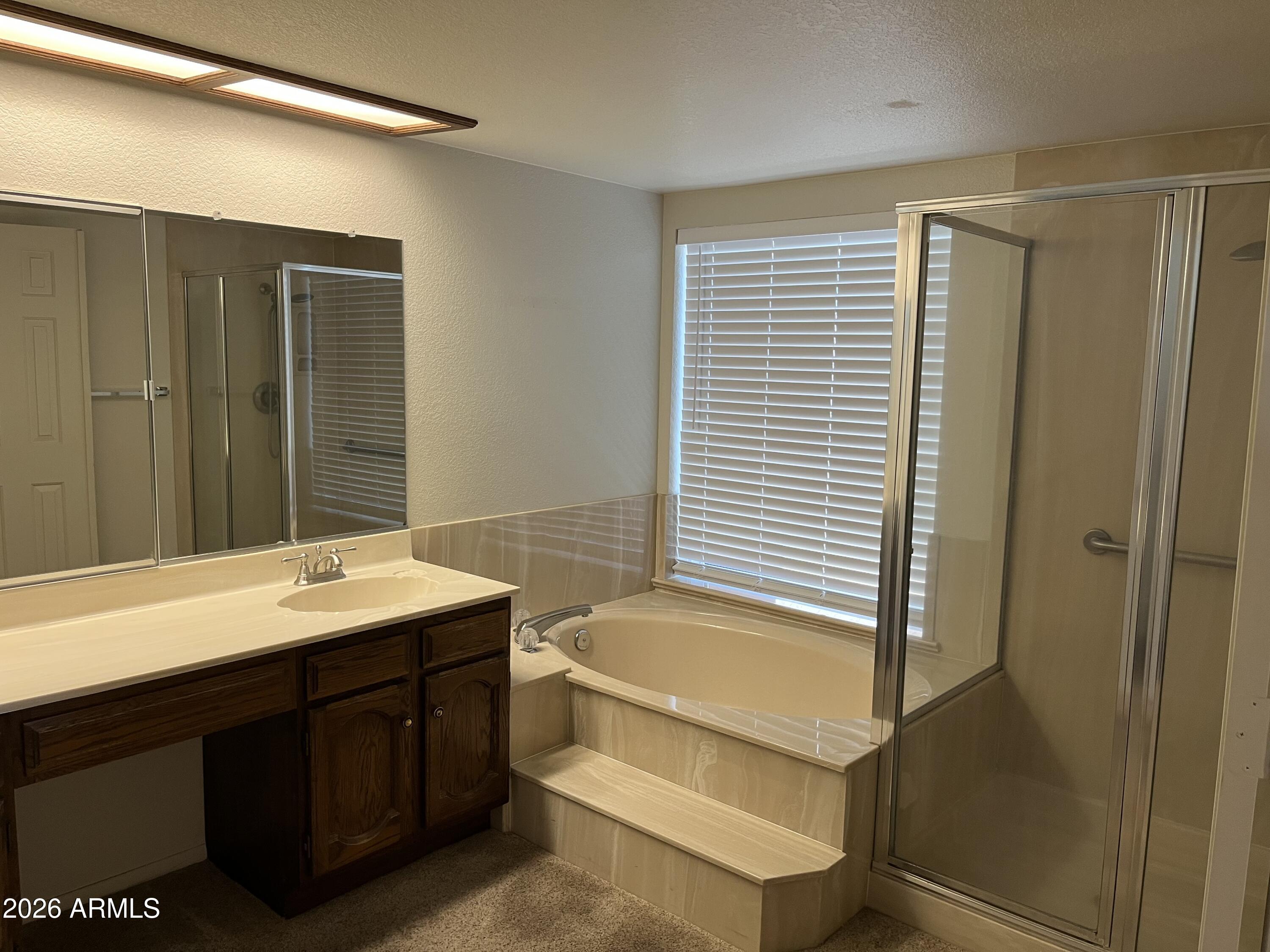 10624 West Griswold Road Peoria, AZ 85345 - Photo 15 of 28
