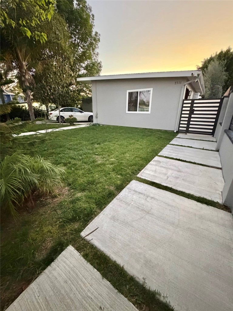 7735 Rhea Avenue Reseda, CA 91335 - Photo 2 of 11