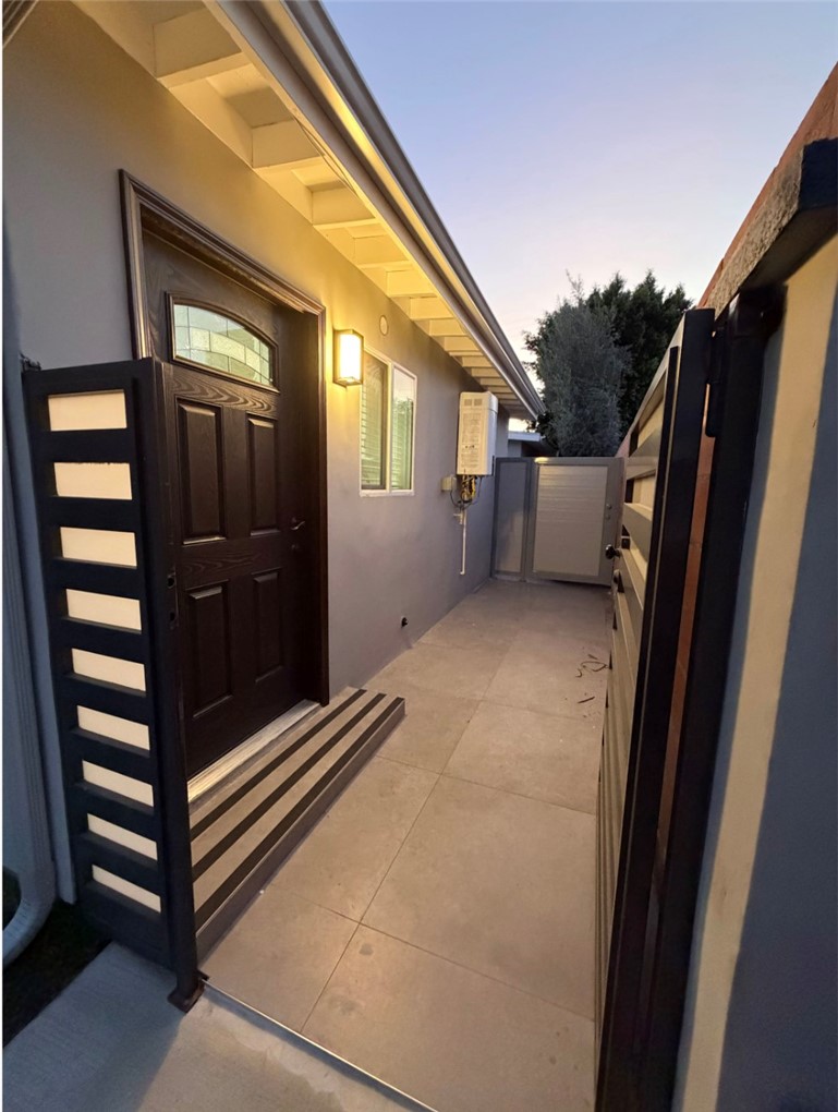 7735 Rhea Avenue Reseda, CA 91335 - Photo 4 of 11