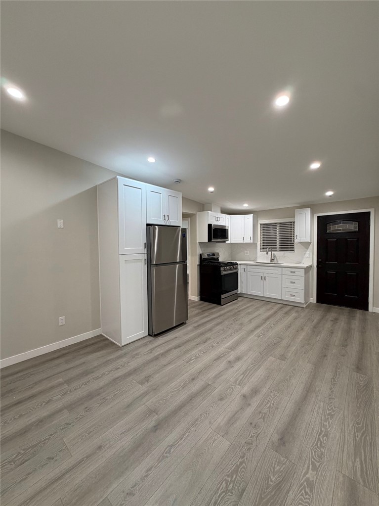 7735 Rhea Avenue Reseda, CA 91335 - Photo 7 of 11