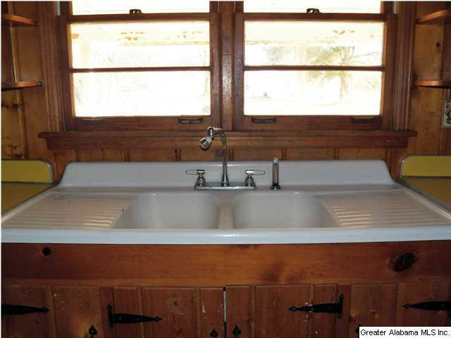 606 Alexandria Road Weaver, AL 36277 - Photo 5 of 25