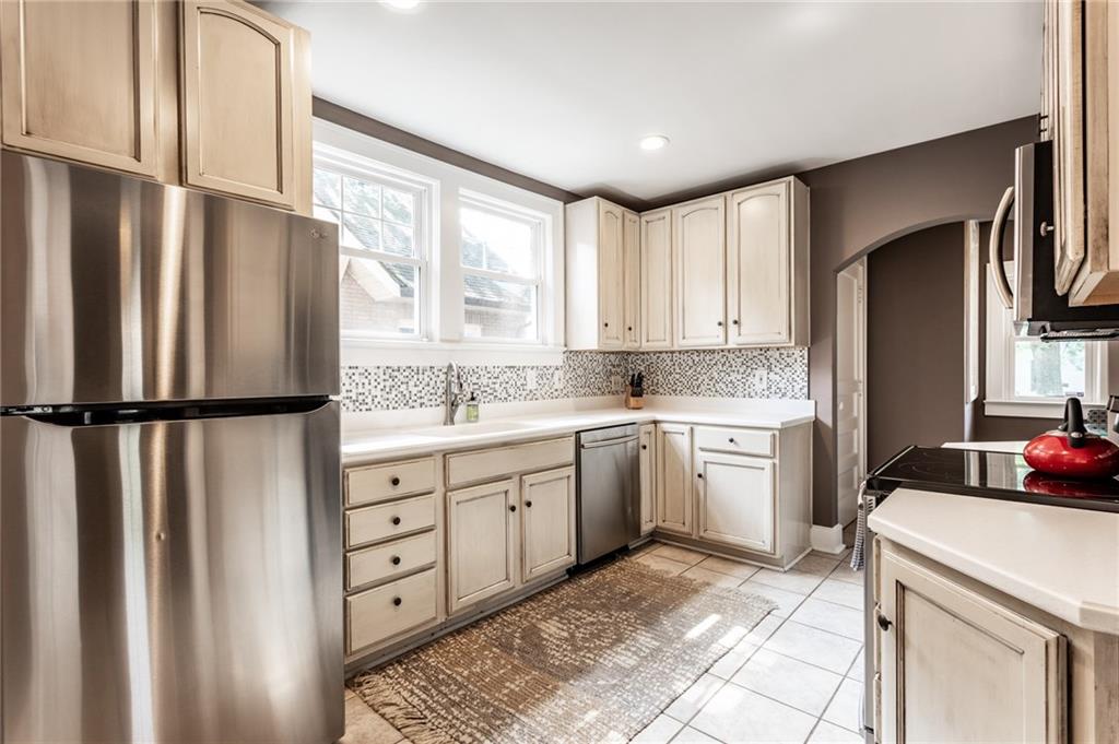 145 Berkley Road Indianapolis, IN 46208 - Photo 15 of 45 Gallery Image 15