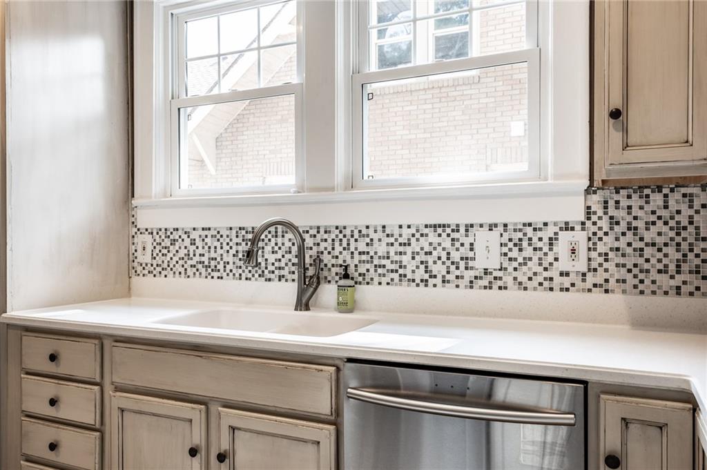 145 Berkley Road Indianapolis, IN 46208 - Photo 19 of 45 Gallery Image 19