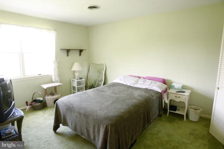 9521 Brink Road Gaithersburg, MD 20882 - Photo 12 of 30 Bedroom 4