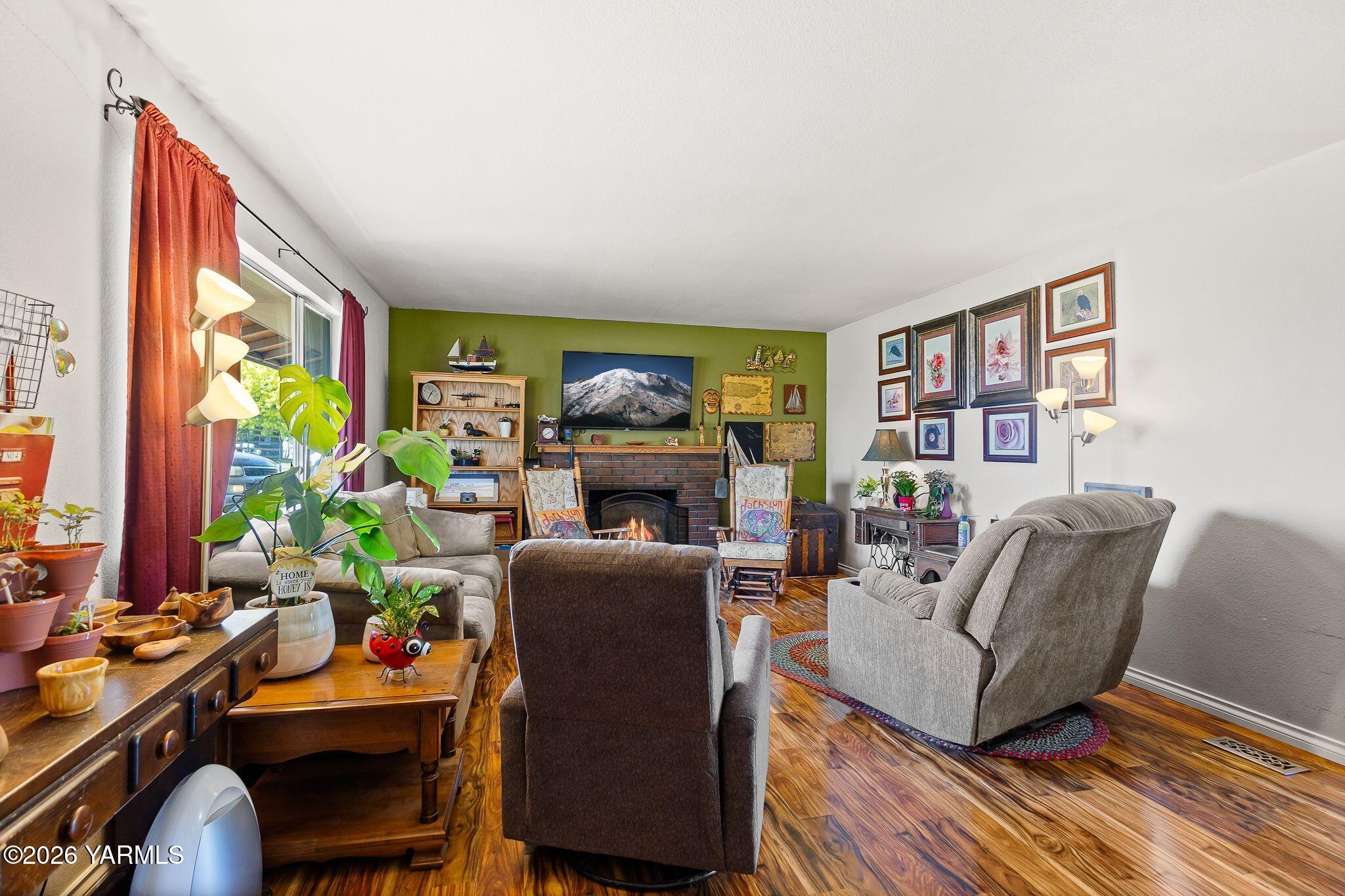 1007 South 79th Avenue Yakima, WA 98908 - Photo 11 of 24 1007 S 79th Ave-4 copy