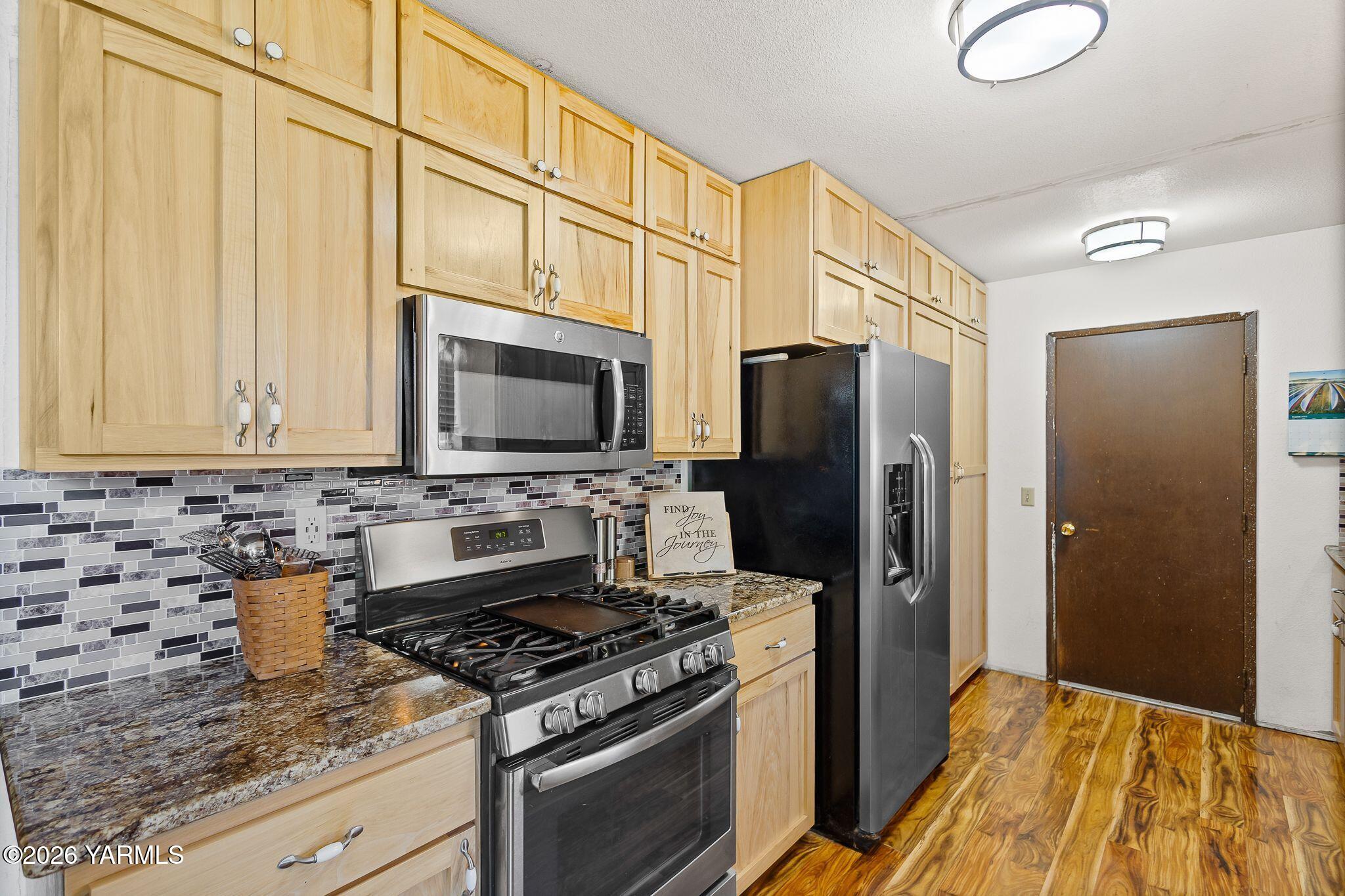 1007 South 79th Avenue Yakima, WA 98908 - Photo 18 of 24 1007 S 79th Ave-12