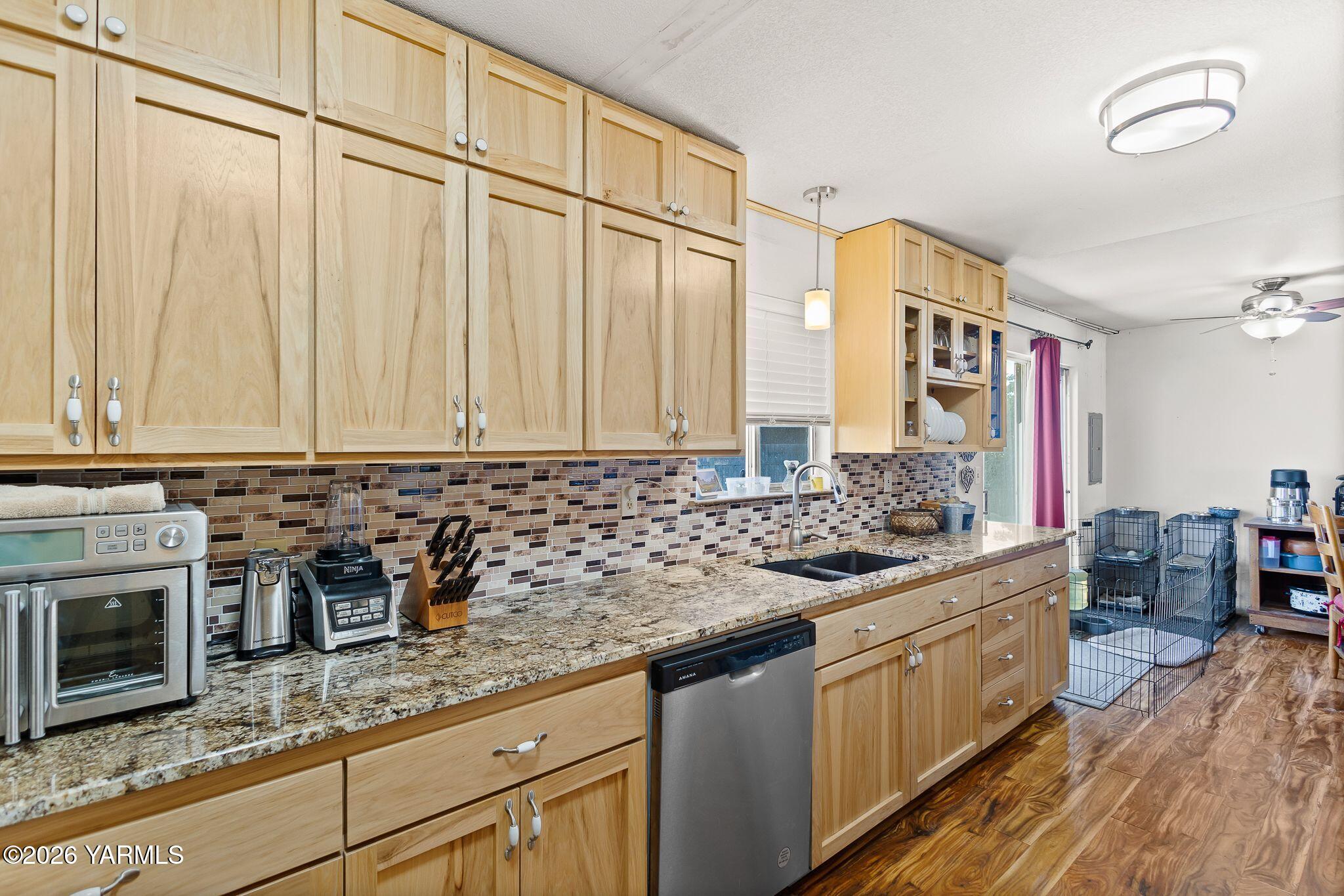 1007 South 79th Avenue Yakima, WA 98908 - Photo 19 of 24 1007 S 79th Ave-13