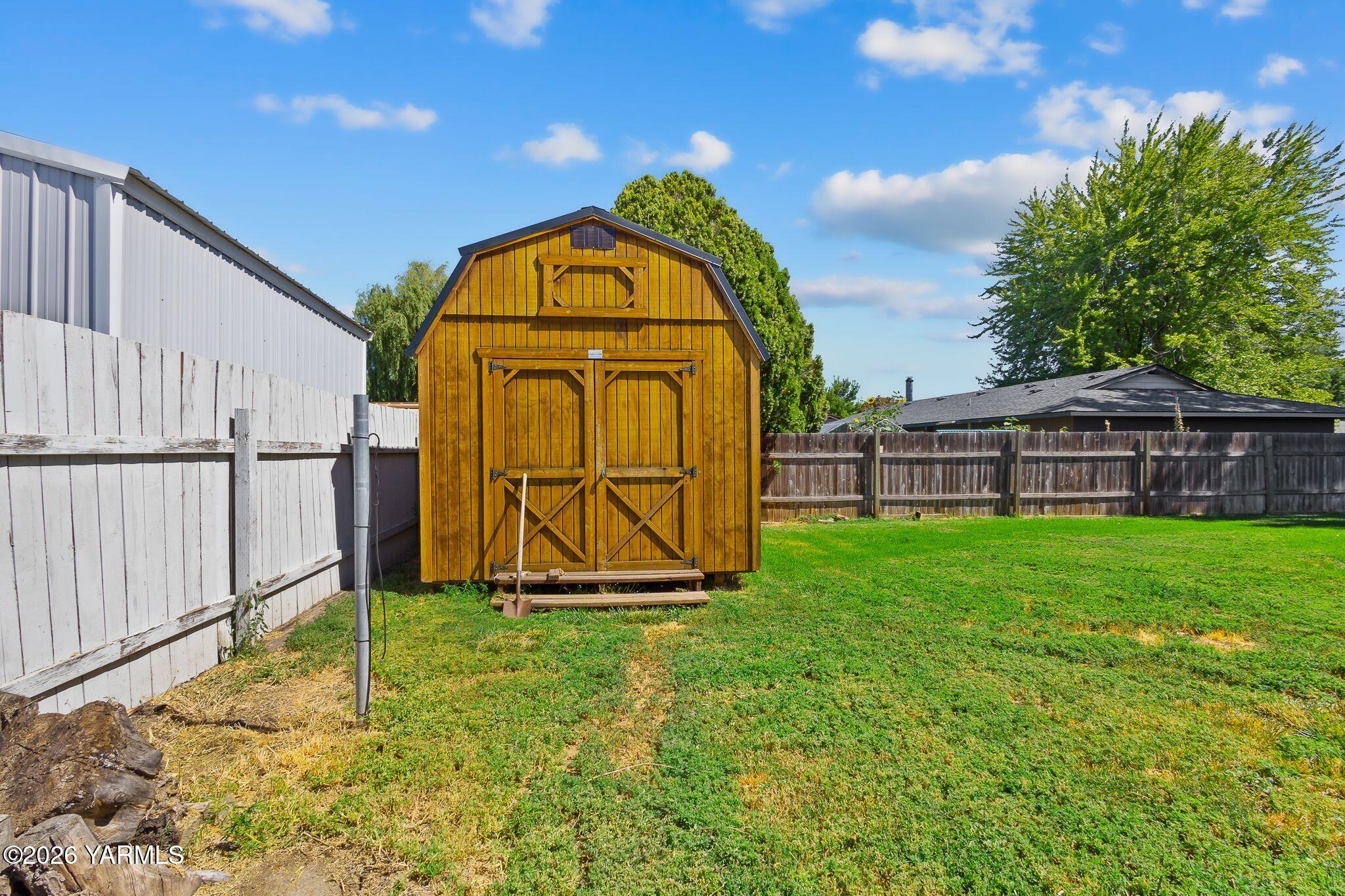 1007 South 79th Avenue Yakima, WA 98908 - Photo 6 of 24 1007 S 79th Ave-24
