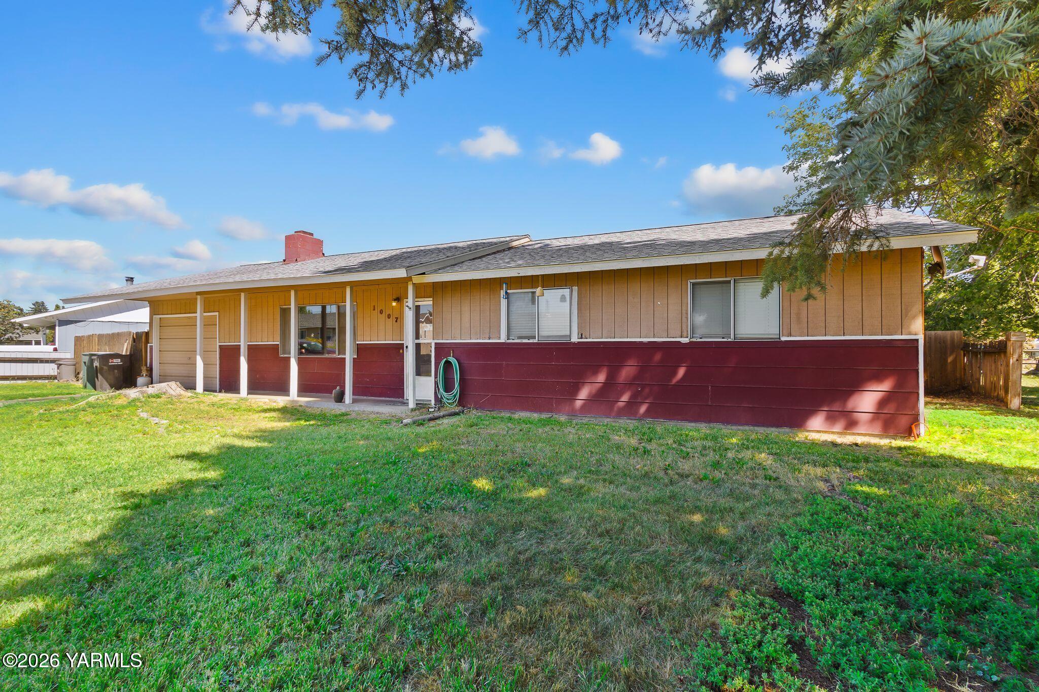 1007 South 79th Avenue Yakima, WA 98908 - Photo 10 of 24 1007 S 79th Ave-3