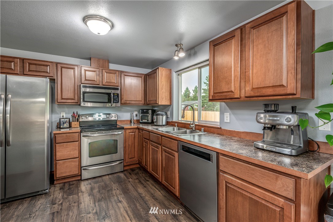 271 East Underline Road Belfair, WA 98528 - Photo 13 of 34 Gallery Image 13