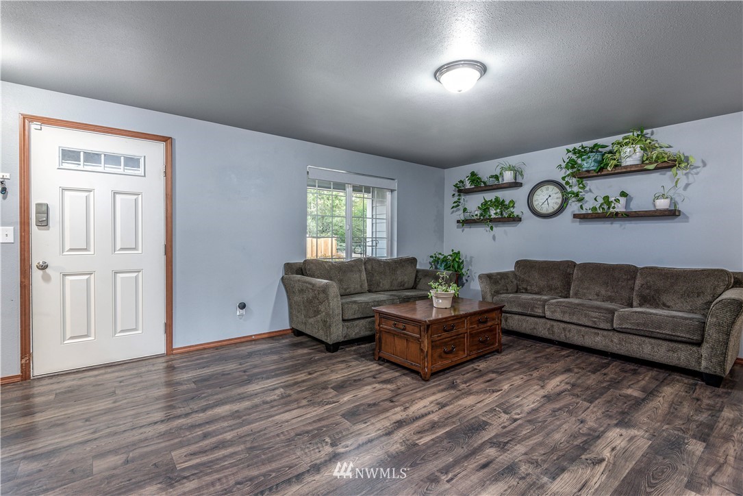 271 East Underline Road Belfair, WA 98528 - Photo 8 of 34 Gallery Image 8