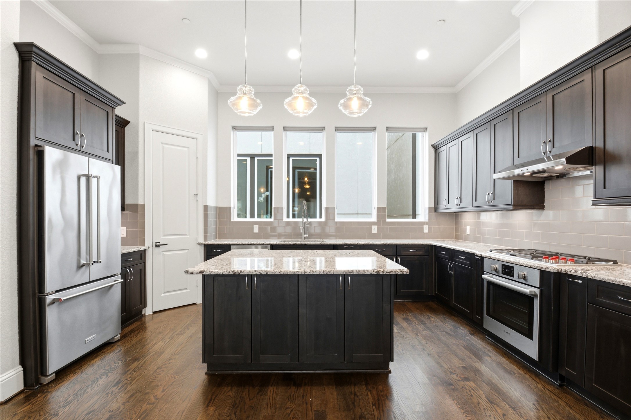 2119 Taft Street Houston, TX 77006 - Photo 12 of 50