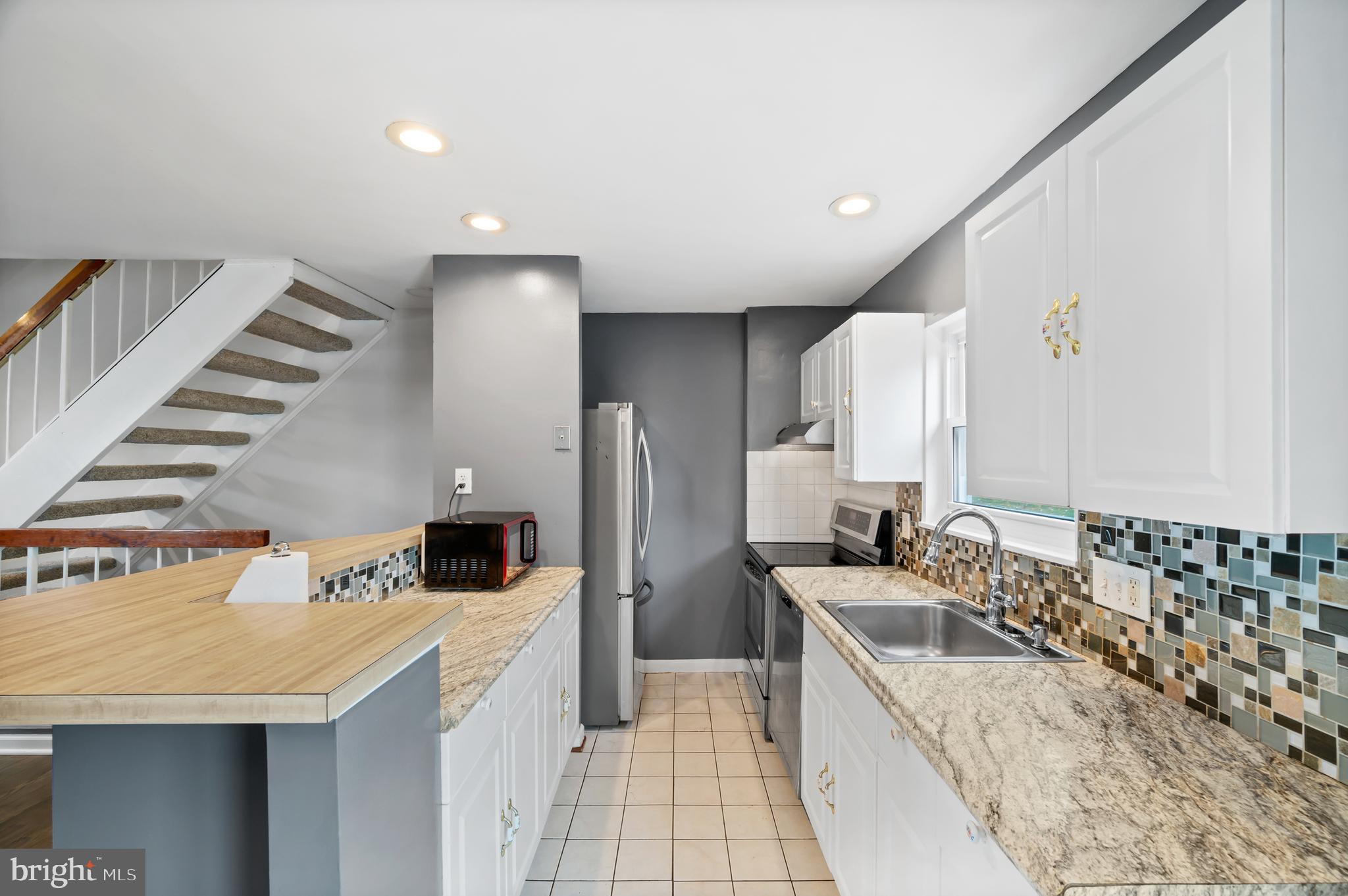 18919 Pine Ridge Lane, Unit 103 Germantown, MD 20874 - Photo 3 of 33