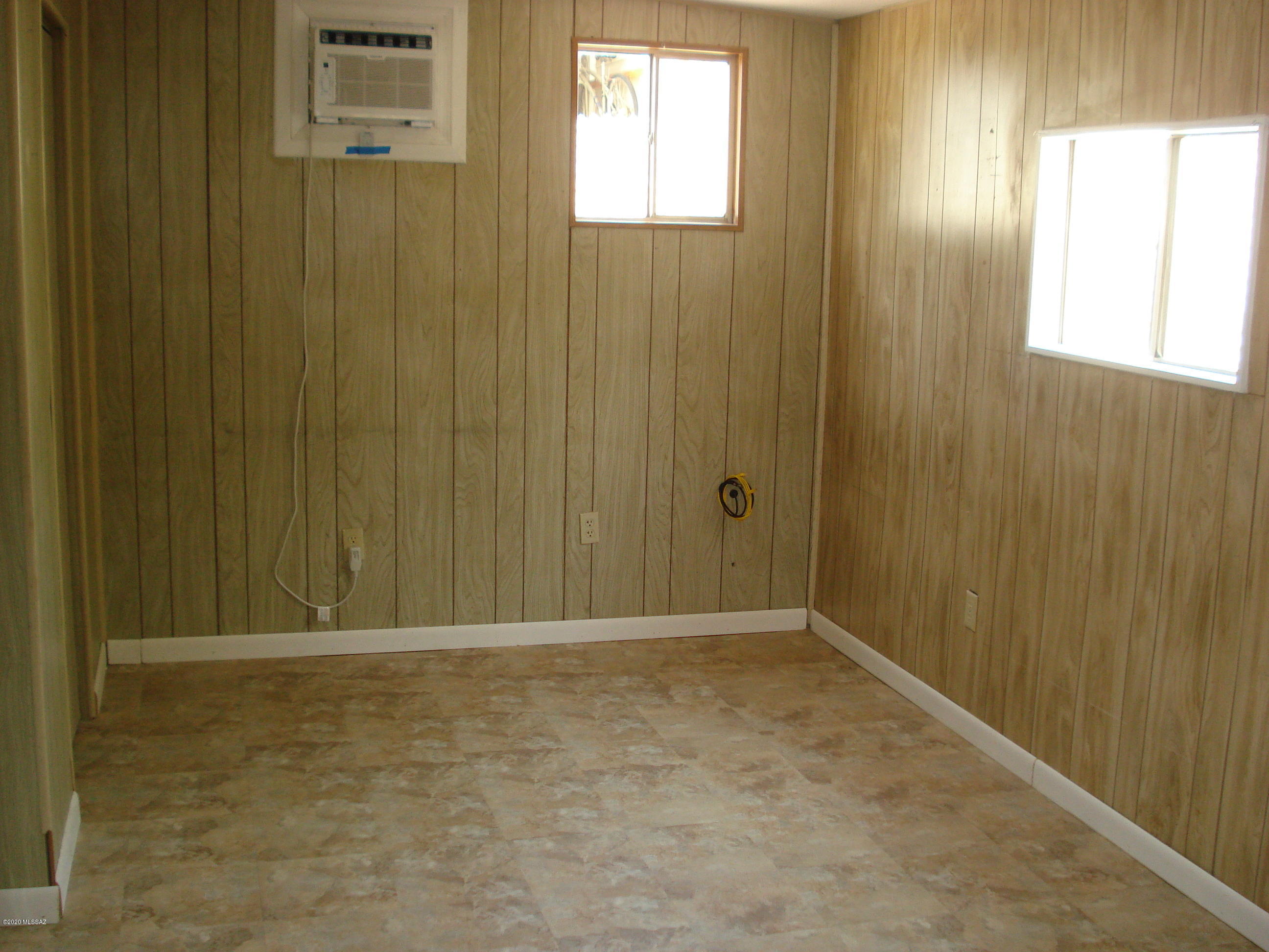 5940 West Box R Street Tucson, AZ 85713 - Photo 14 of 25 Large laundry/Hobby Room