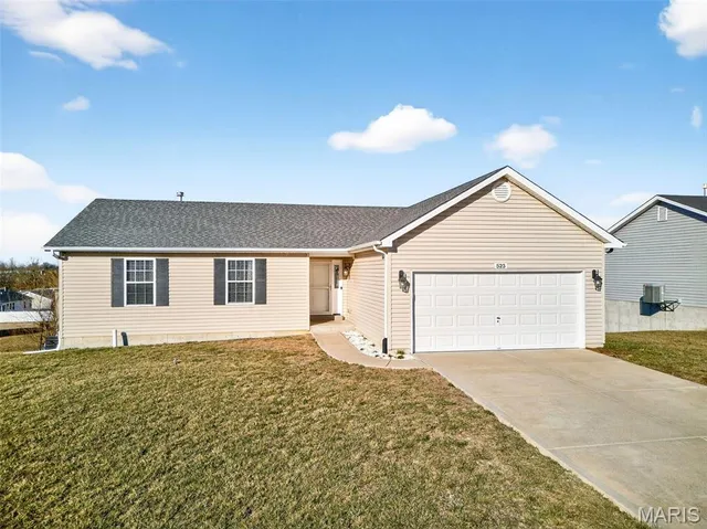 $325,000 | 523 Falcons Flight, Wright City, MO 63390