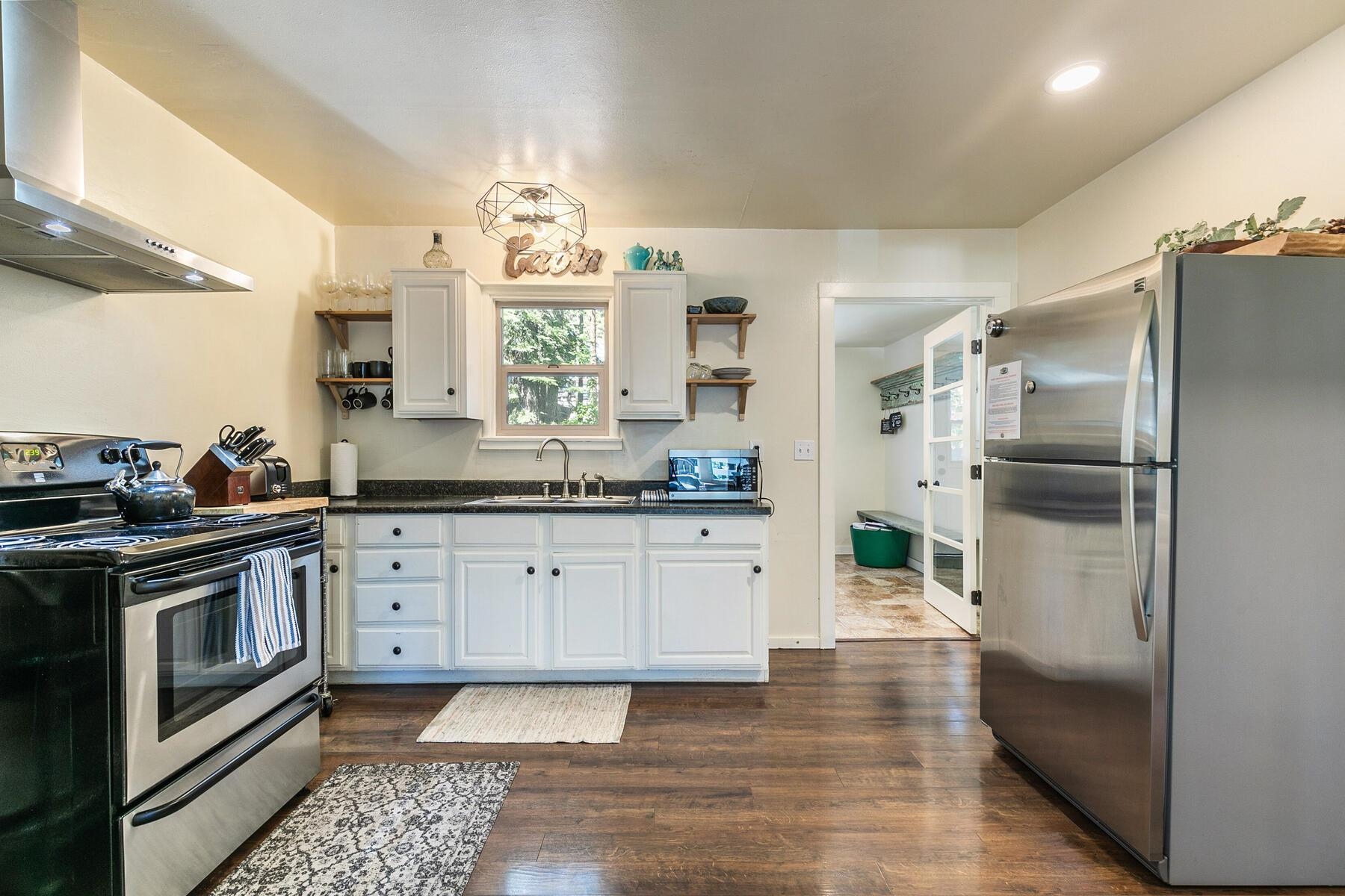 13434 Moraine Road Truckee, CA 96161 - Photo 12 of 21 Gallery Image 12