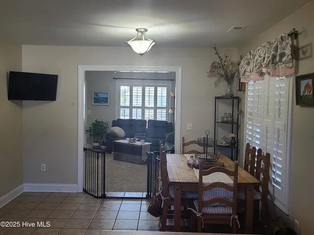 $1,600 | 300 Pine Ridge Lane, Holly Ridge, NC 28445