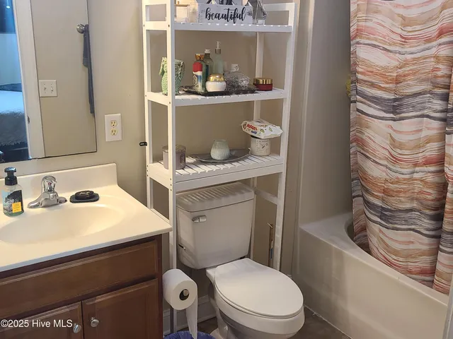 $1,600 | 300 Pine Ridge Lane, Holly Ridge, NC 28445