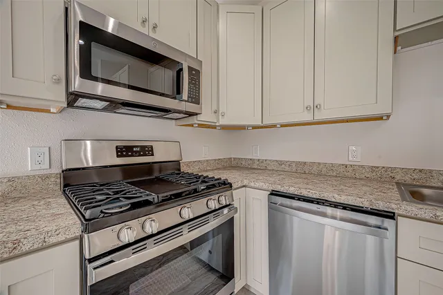 $1,600 | 5530 Hirondel, Unit A, Houston, TX 77033