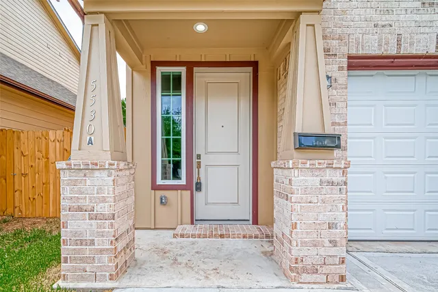 $1,600 | 5530 Hirondel, Unit A, Houston, TX 77033