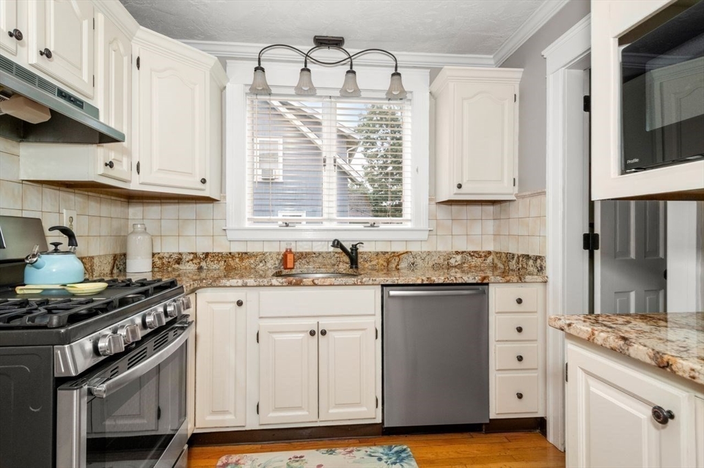 19 Blue Bell Road Worcester, MA 01606 - Photo 8 of 28 Gallery Image 8