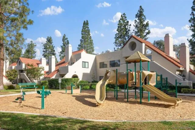 $3,300 | 11820 Caminito Ronaldo, Unit 121, San Diego, CA 92128