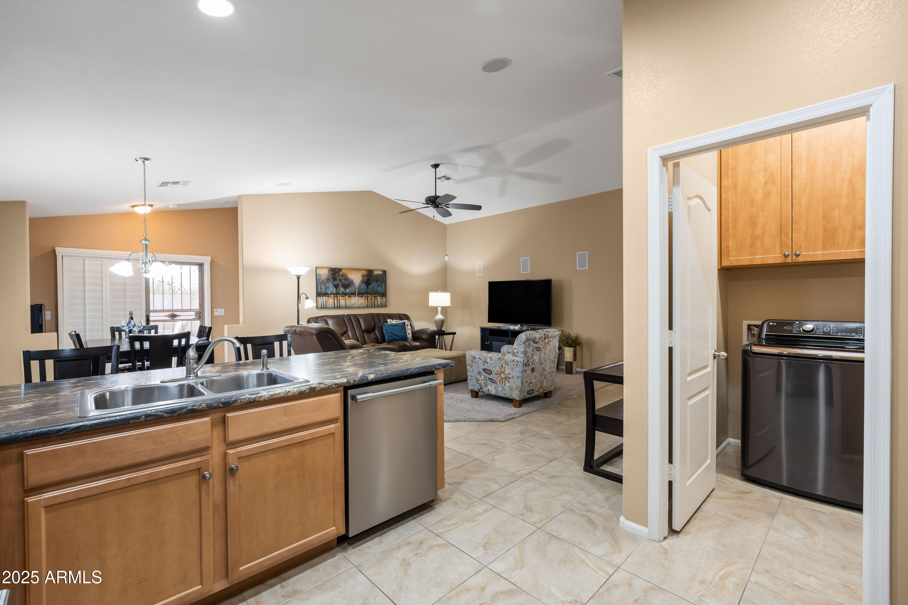 4205 East Bonanza Road Gilbert, AZ 85297 - Photo 15 of 83 3i