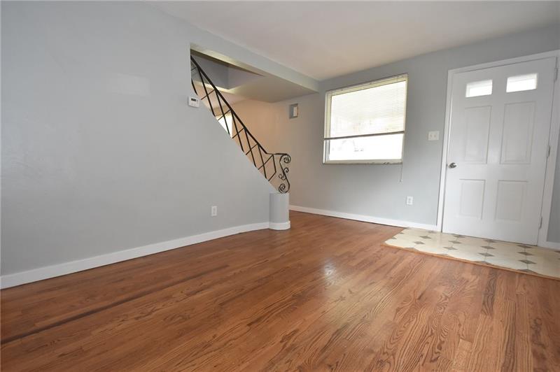 600 Ridgemont Drive Pittsburgh, PA 15220 - Photo 4 of 19 Gallery Image 4