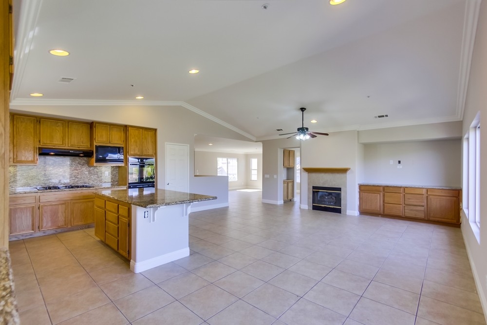 2237 Pointe Parkway Spring Valley, CA 91978 - Photo 12 of 25 Gallery Image 12