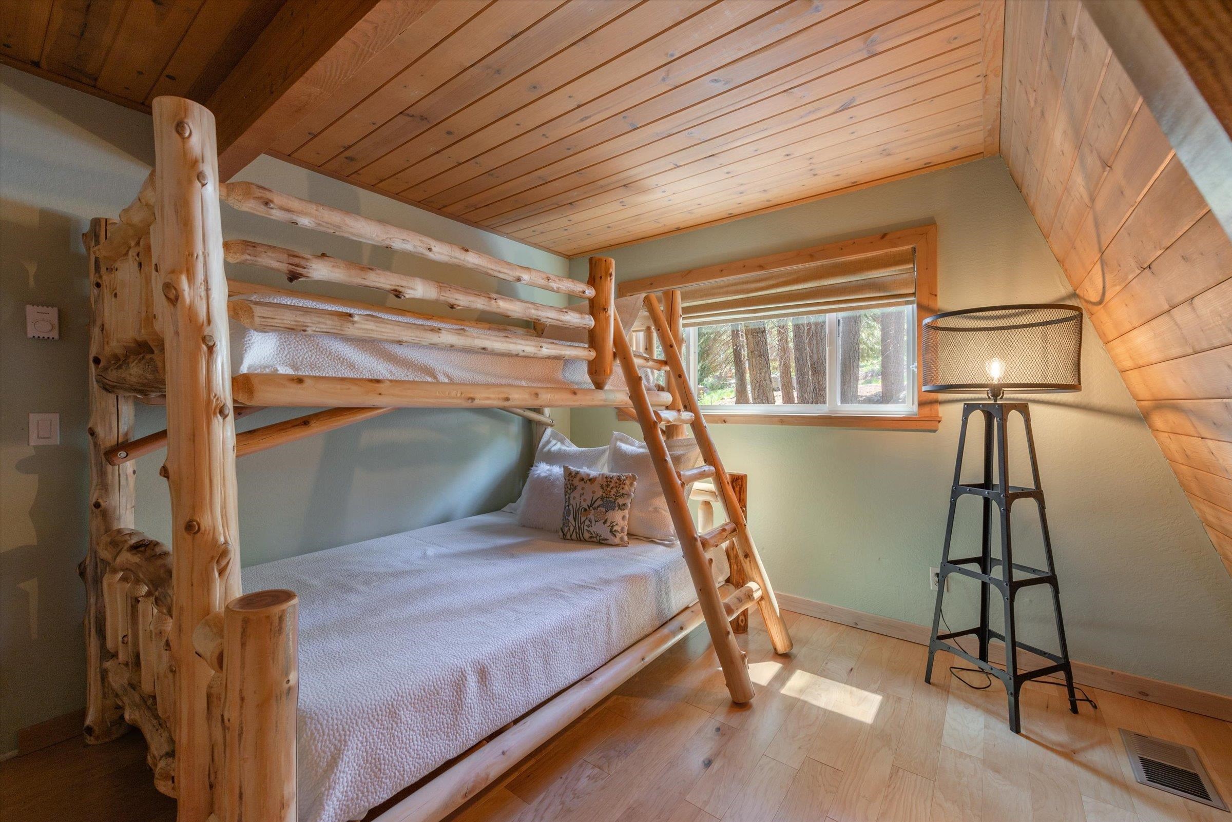 11515 Kitzbuhel Road Truckee, CA 96161 - Photo 14 of 21 Gallery Image 14