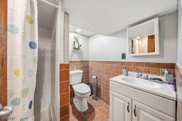 $629,000 | 426 Walnut Street, Roselle, NJ 07203