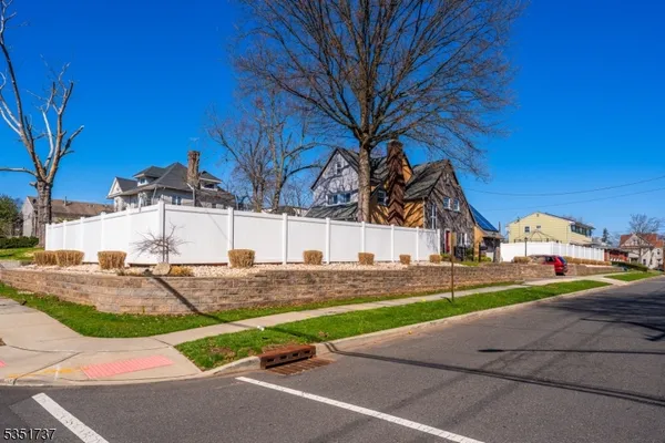 $629,000 | 426 Walnut Street, Roselle, NJ 07203