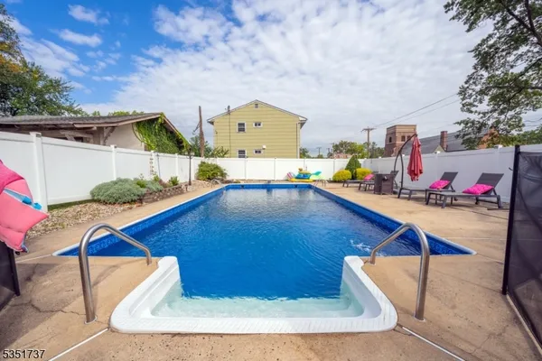 $629,000 | 426 Walnut Street, Roselle, NJ 07203