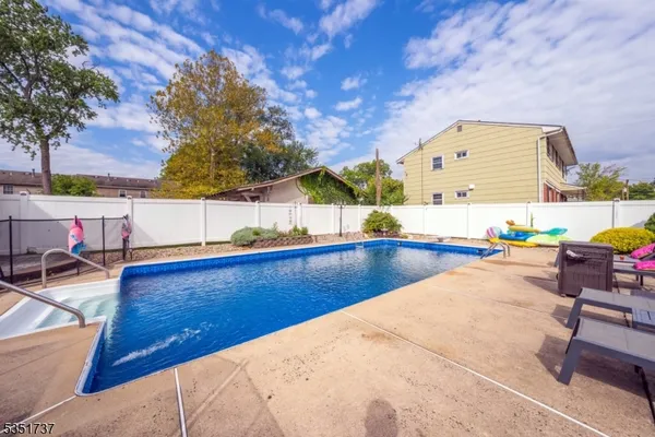 $629,000 | 426 Walnut Street, Roselle, NJ 07203