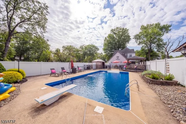$629,000 | 426 Walnut Street, Roselle, NJ 07203