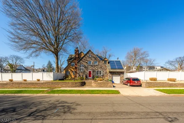$629,000 | 426 Walnut Street, Roselle, NJ 07203