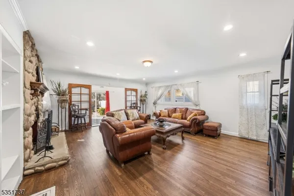 $629,000 | 426 Walnut Street, Roselle, NJ 07203