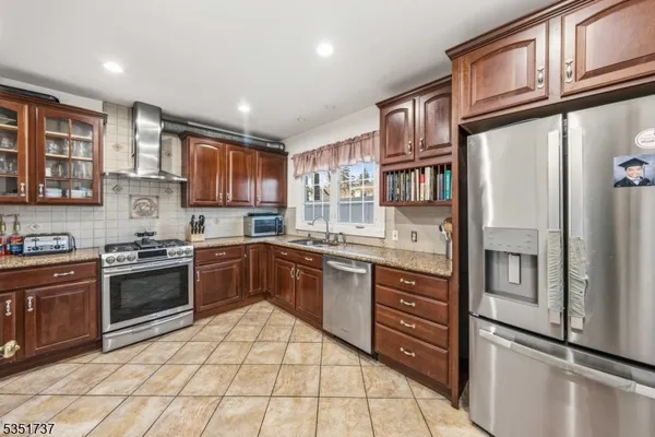 $629,000 | 426 Walnut Street, Roselle, NJ 07203