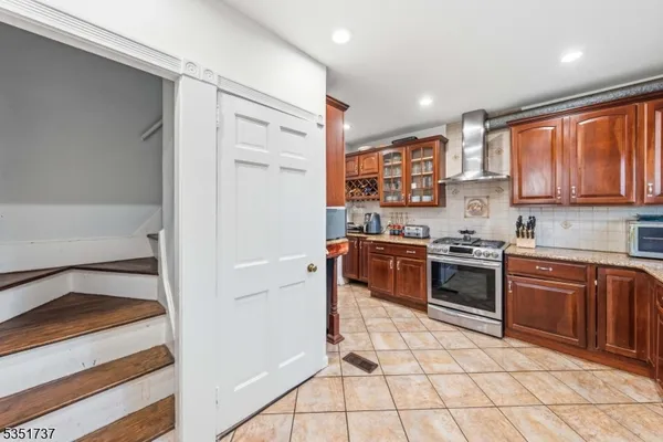 $629,000 | 426 Walnut Street, Roselle, NJ 07203