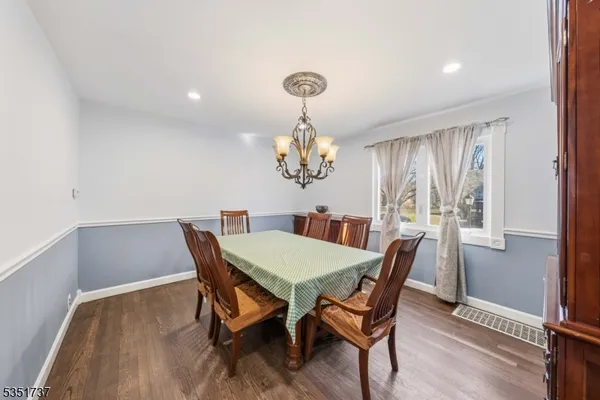 $629,000 | 426 Walnut Street, Roselle, NJ 07203
