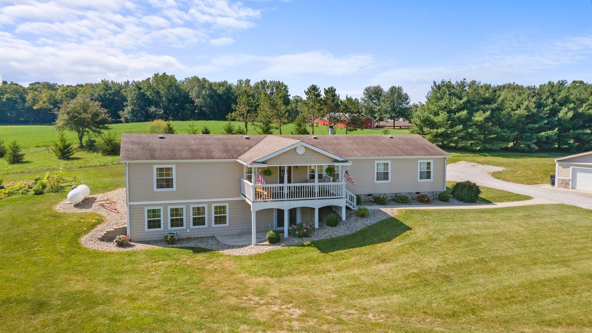 464 North Long Lake Road Albion, IN 46701 - Photo 1 of 36 Gallery Image 1