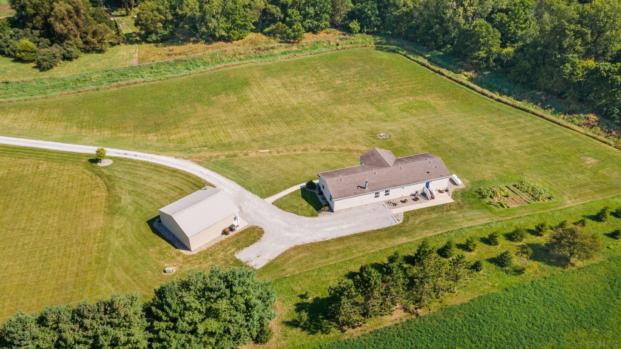 464 North Long Lake Road Albion, IN 46701 - Photo 3 of 36 Gallery Image 3