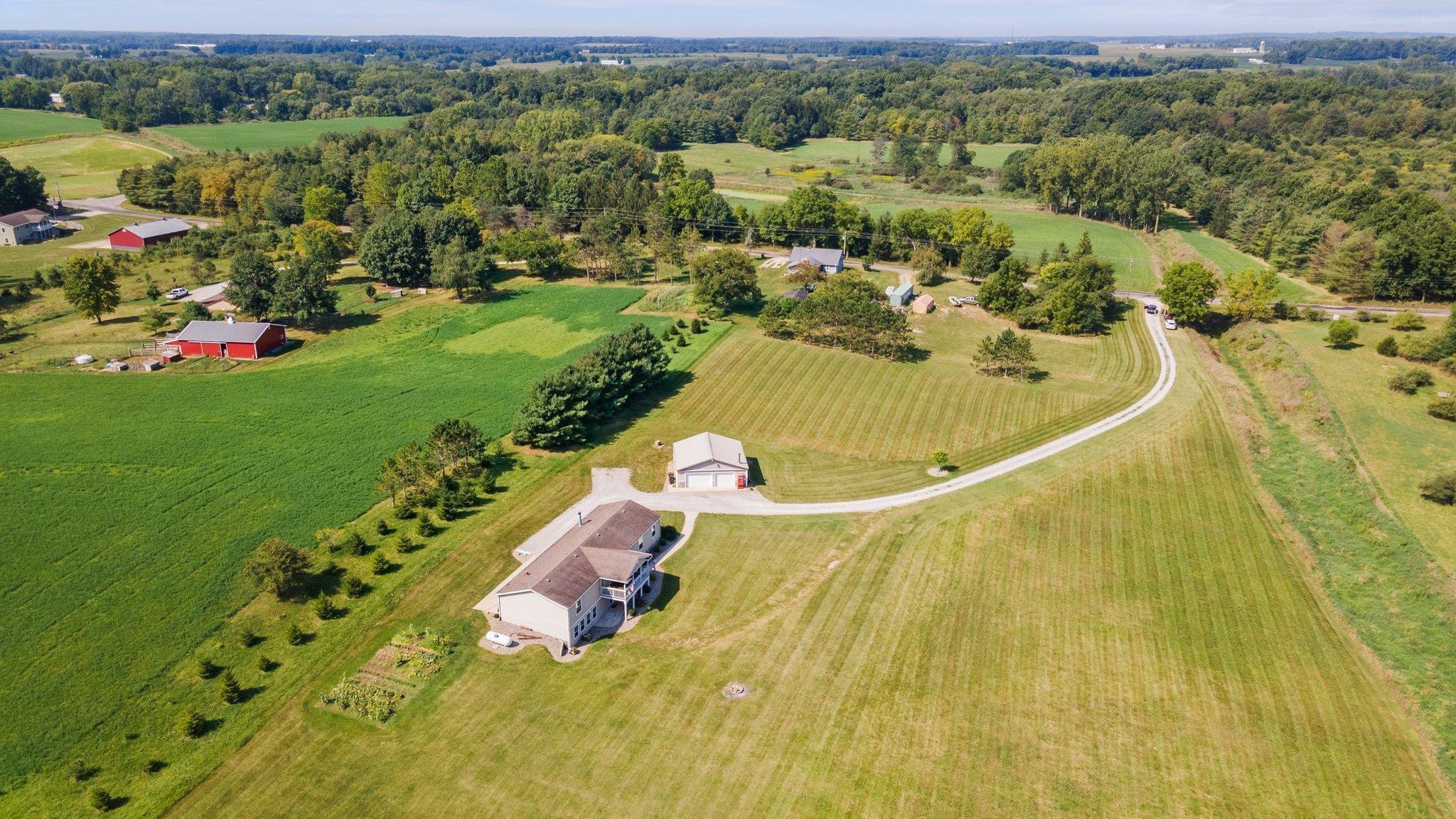 464 North Long Lake Road Albion, IN 46701 - Photo 4 of 36 Gallery Image 4