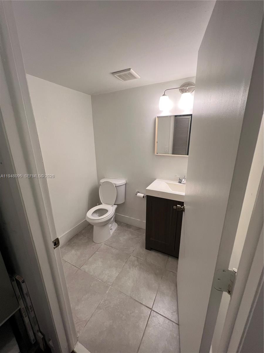 561 Racquet Club Road, Unit 21 Weston, FL 33326 - Photo 11 of 27