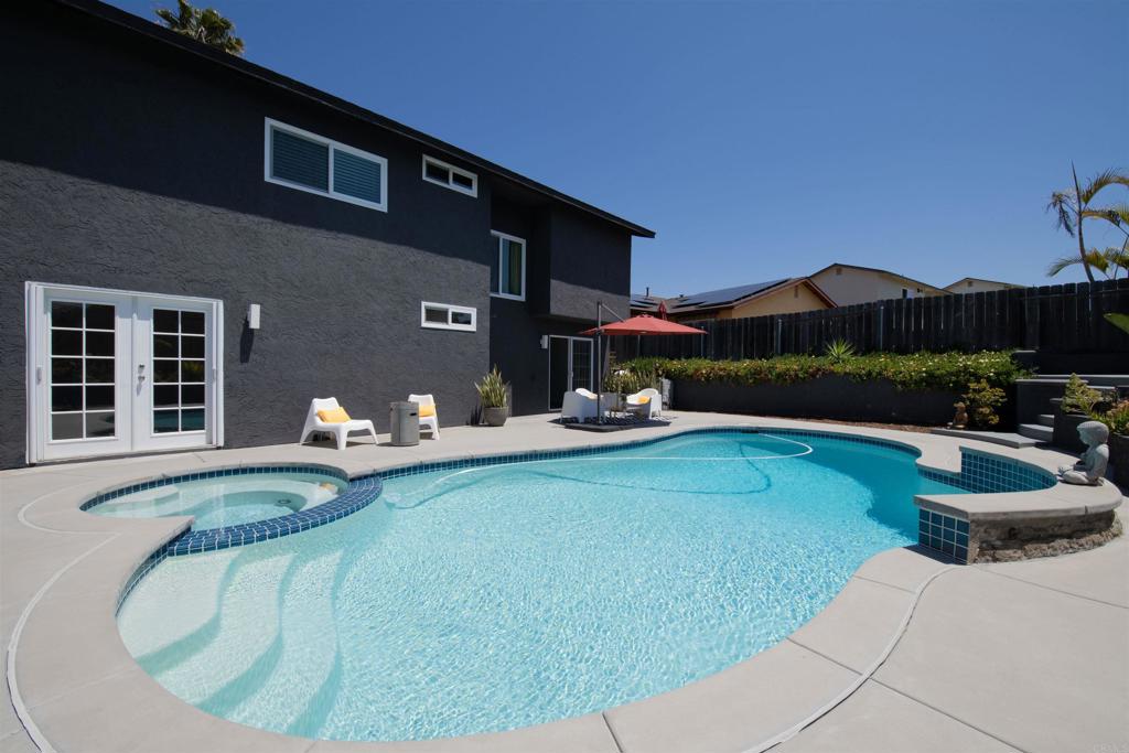 4215 Cielo Avenue Oceanside, CA 92056 - Photo 4 of 27