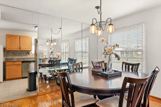 $499,900 | 2479 Carlton Drive, Woodridge, IL 60517