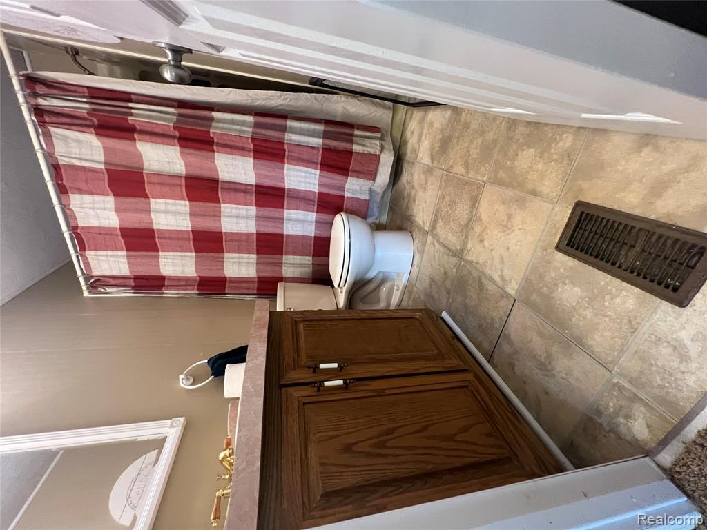 5550 Howe Road Grand Blanc, MI 48439 - Photo 13 of 41